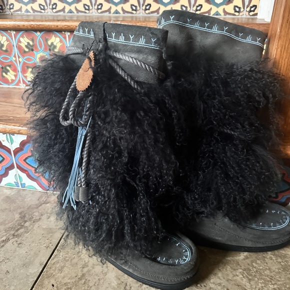 Manitobah Mukluks Ulu winter fur boots mukluk - Picture 6 of 12